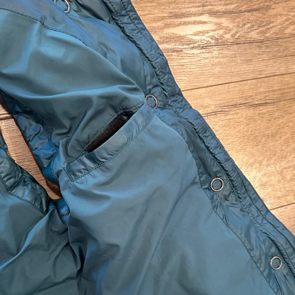 Women’s Prana Teal/Blue Puffer Vest - Picture 8 of 10